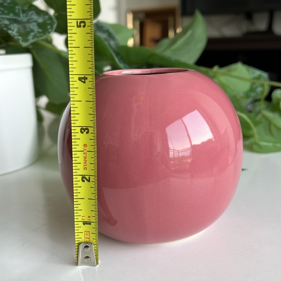 Vintage Small Round Pink Vase Decor - Picture 9 of 13